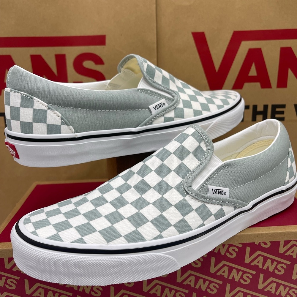 Vans Men’ Classic Slip-On
Color Theory Checkerboar Pure Grey
VN000D5PEPO Sneaker - Picture 8 of 16